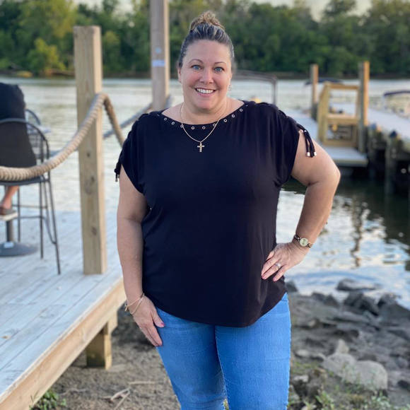 Meet your Posher, Cindy - Picture 1 of 1